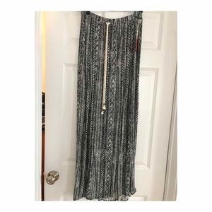 Black and white maxi skirt!